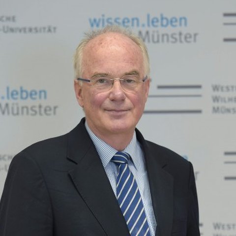 Portrait of Bernd Holznagel